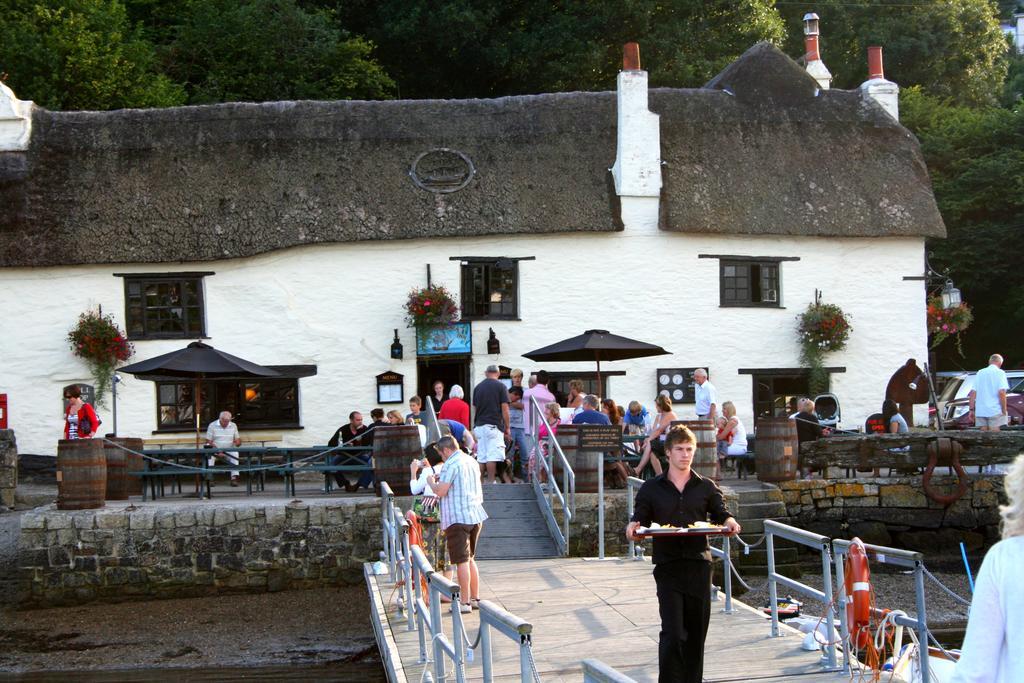 Waterside Holiday Cottages Truro Exterior photo